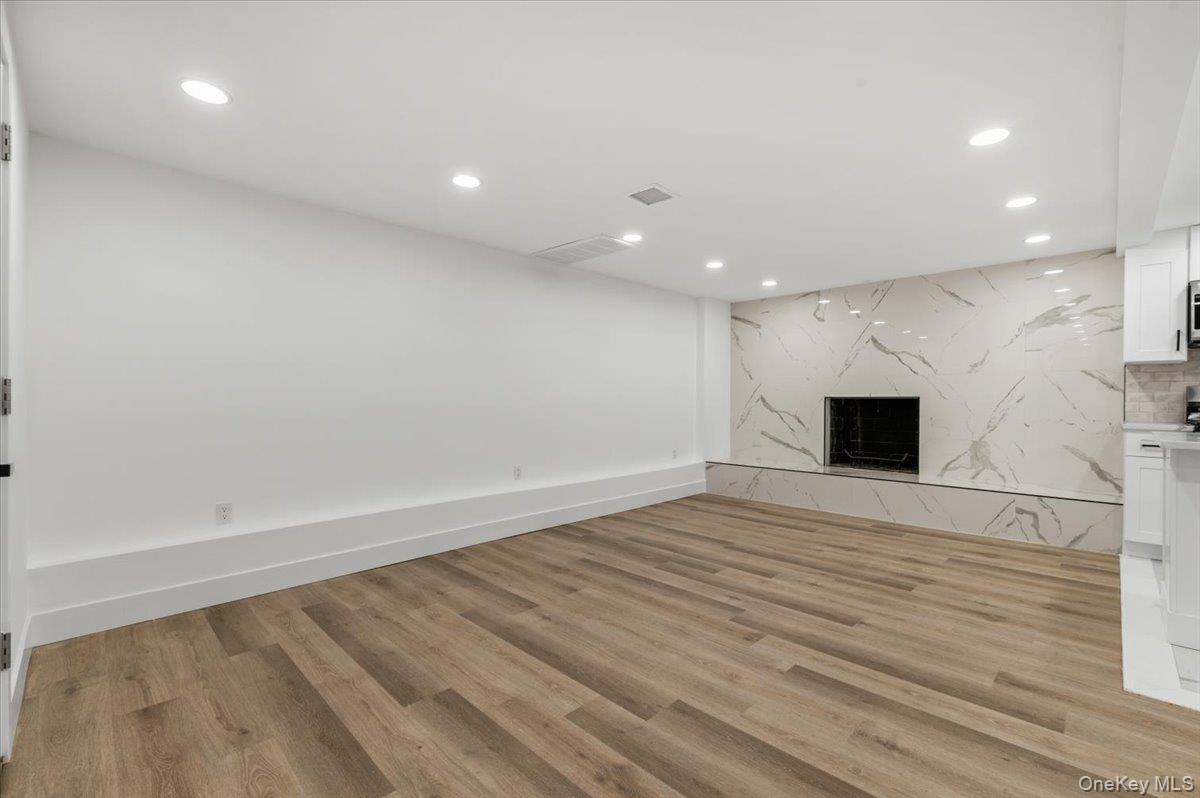 5 Willis Avenue