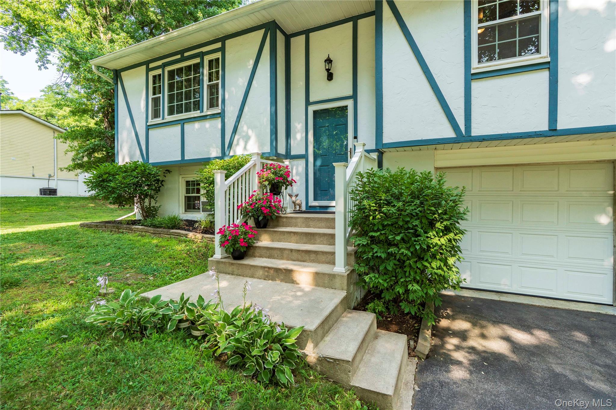 24 S Gate Drive