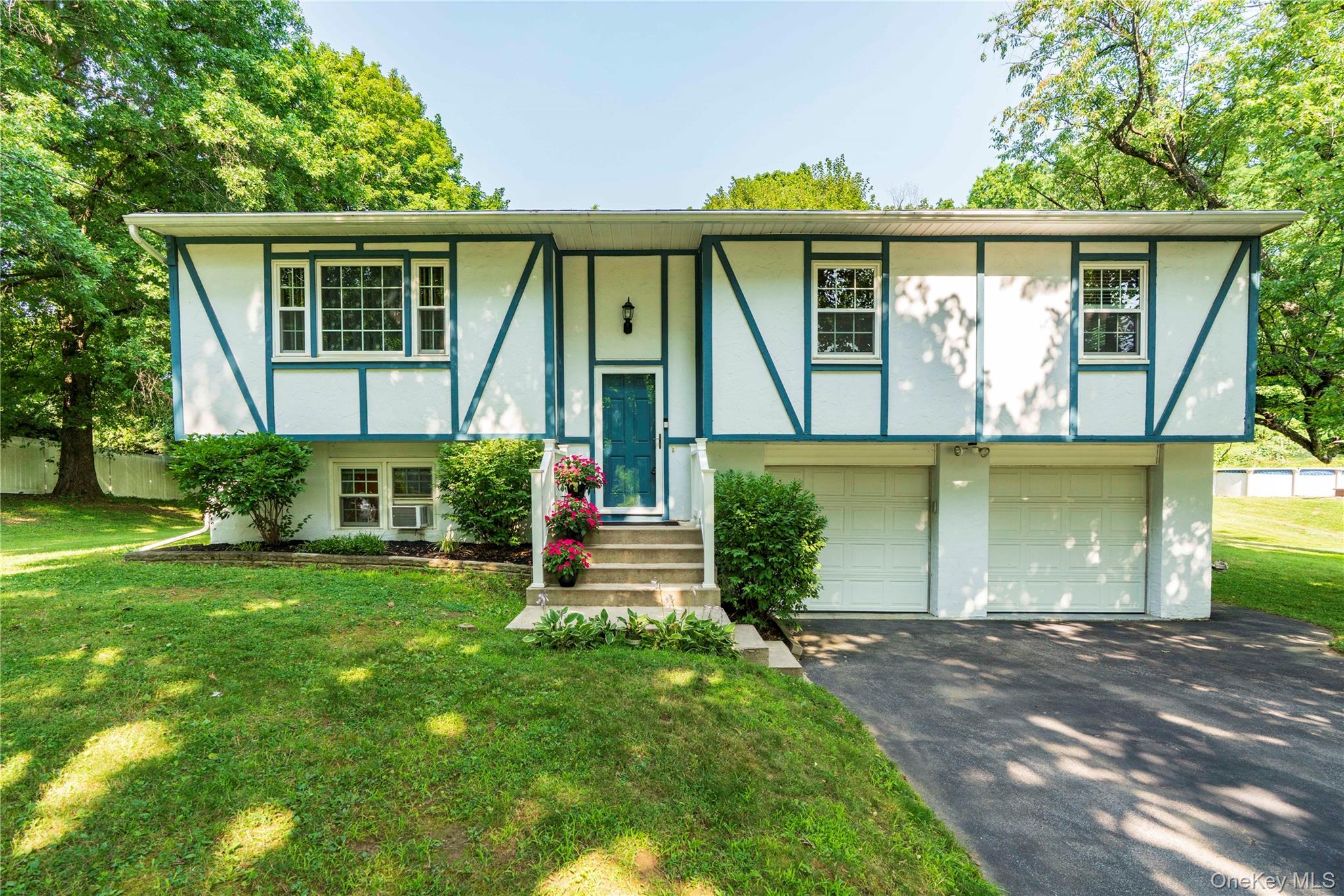 24 S Gate Drive