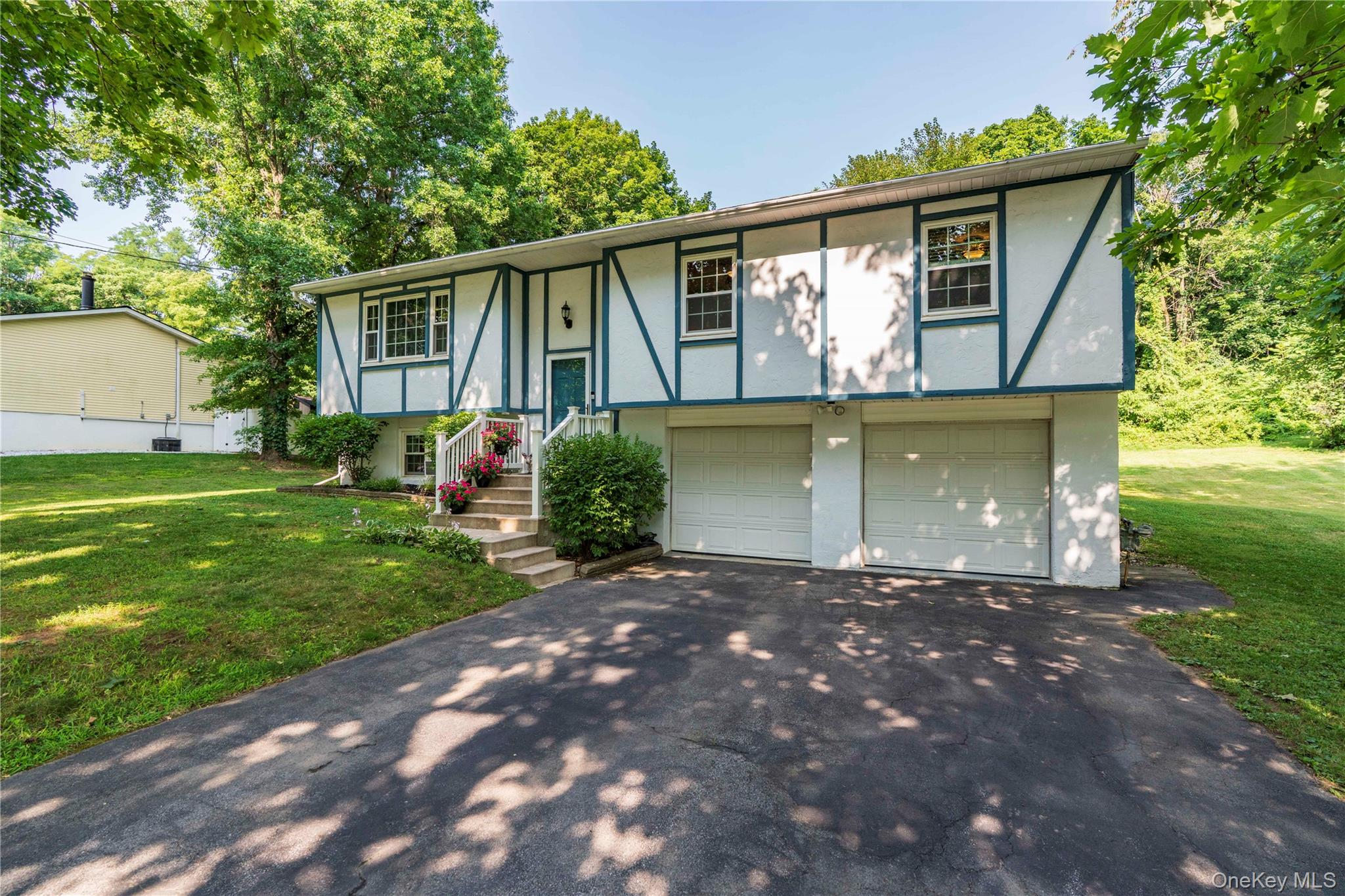 24 S Gate Drive