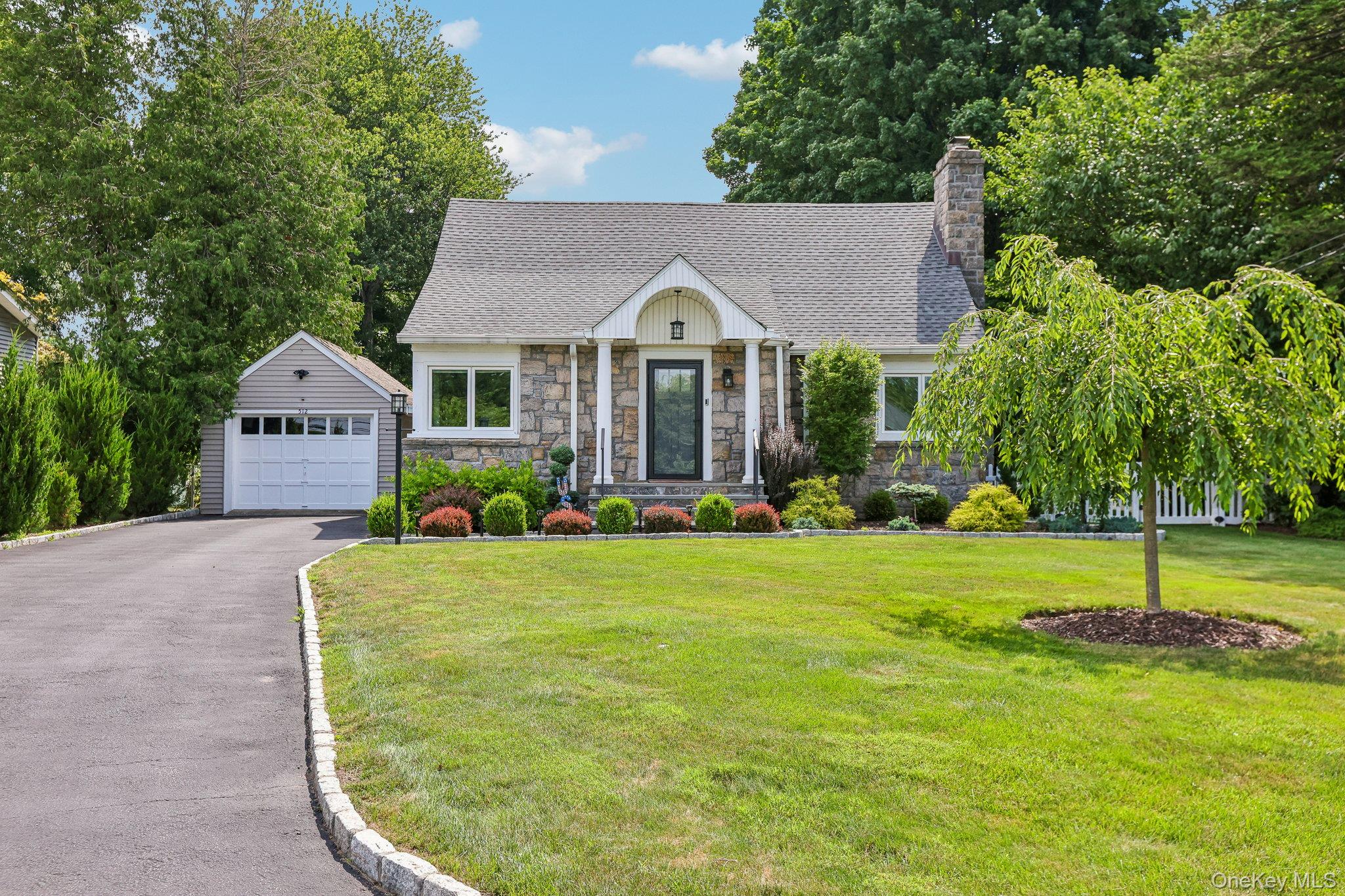512 Westlake Drive