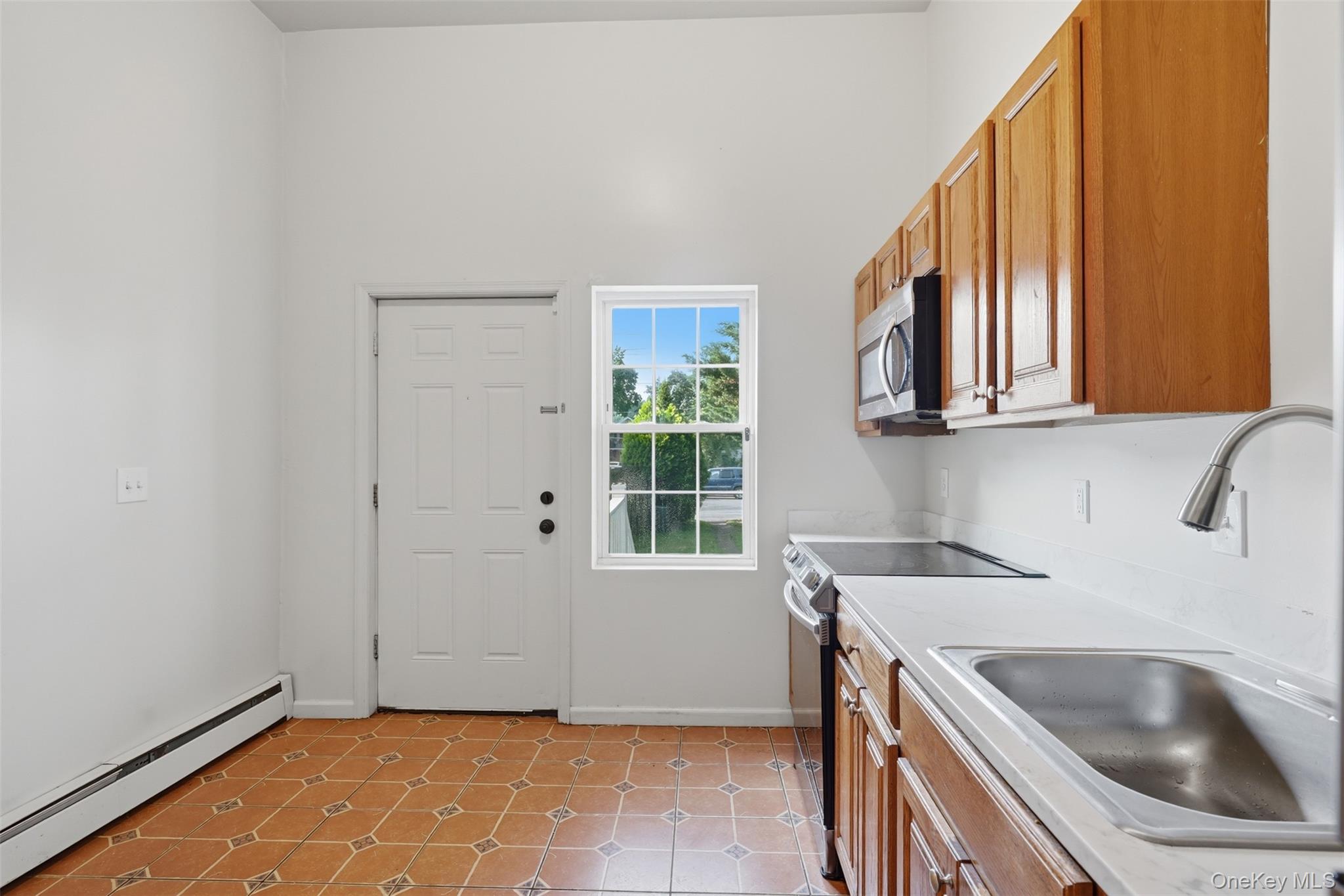 10 Eastman Terrace