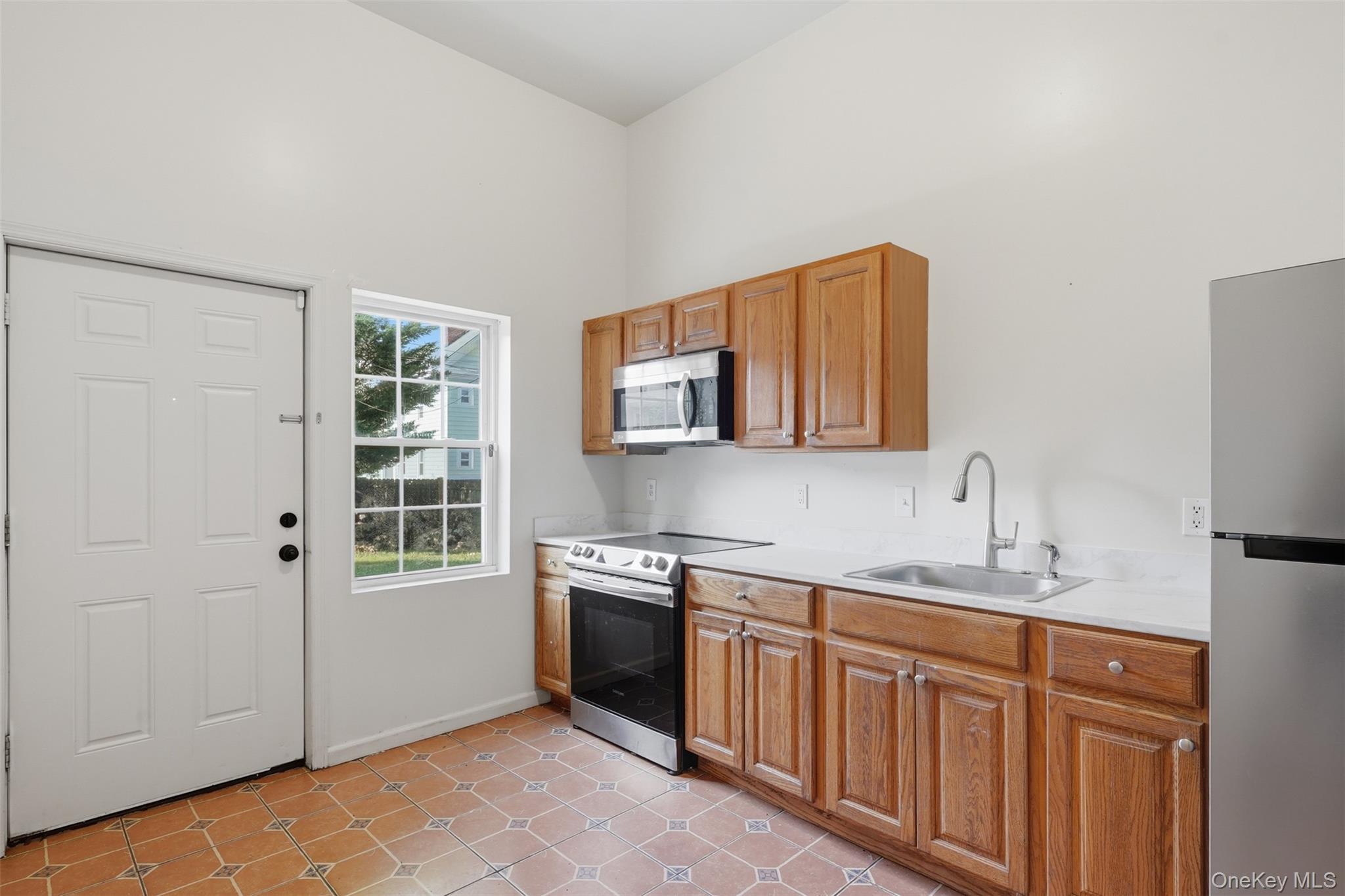 10 Eastman Terrace