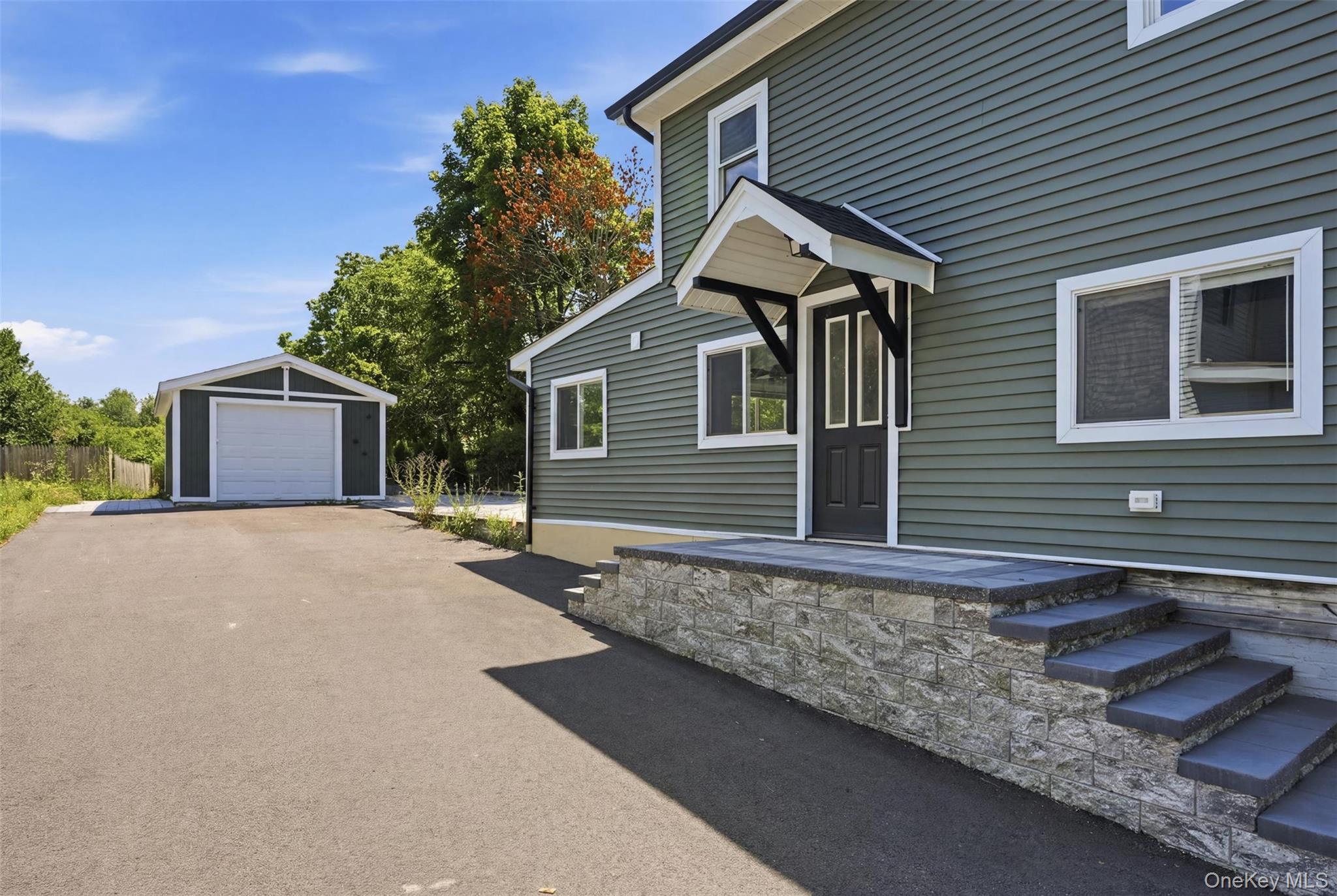 142 Railroad Avenue