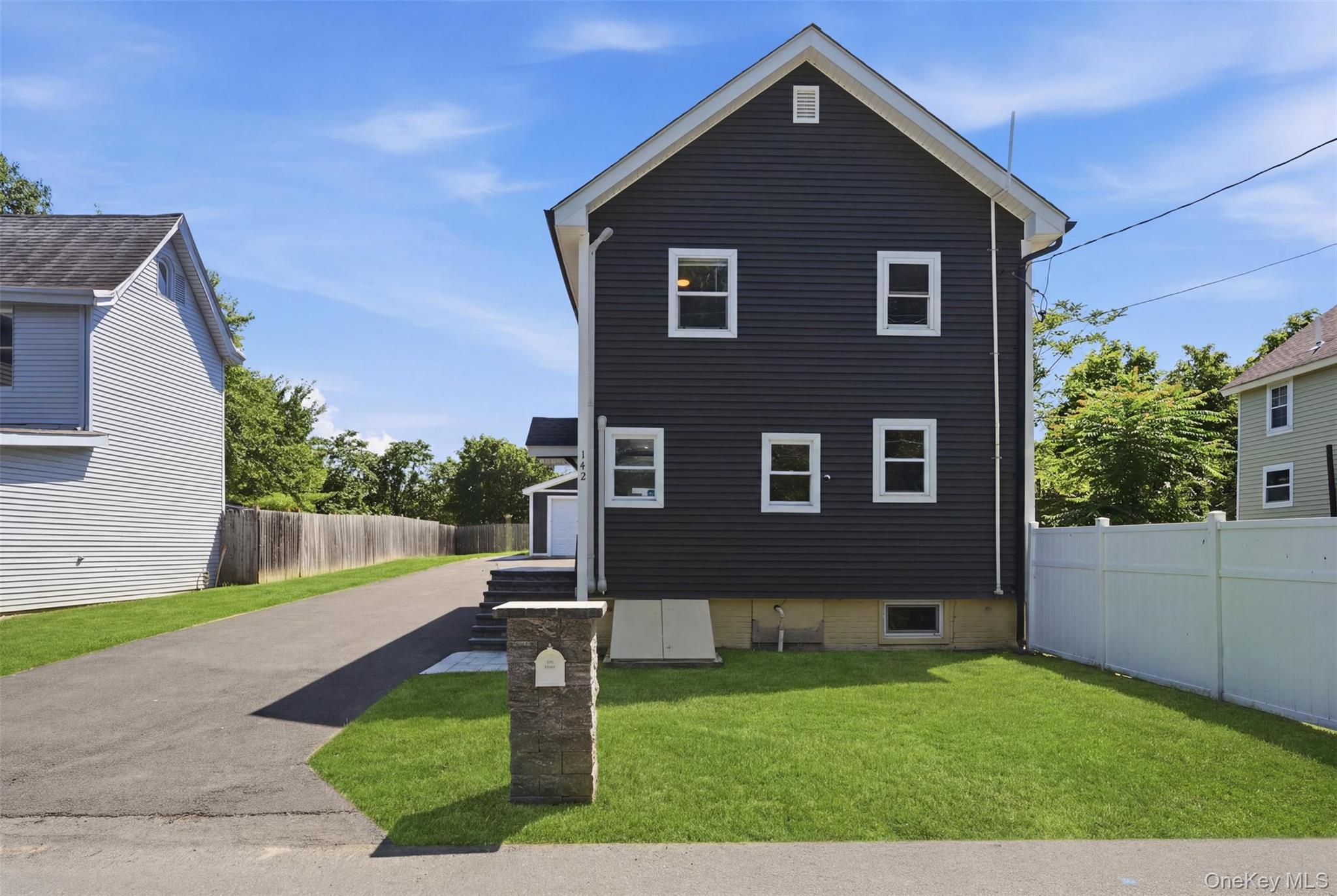 142 Railroad Avenue
