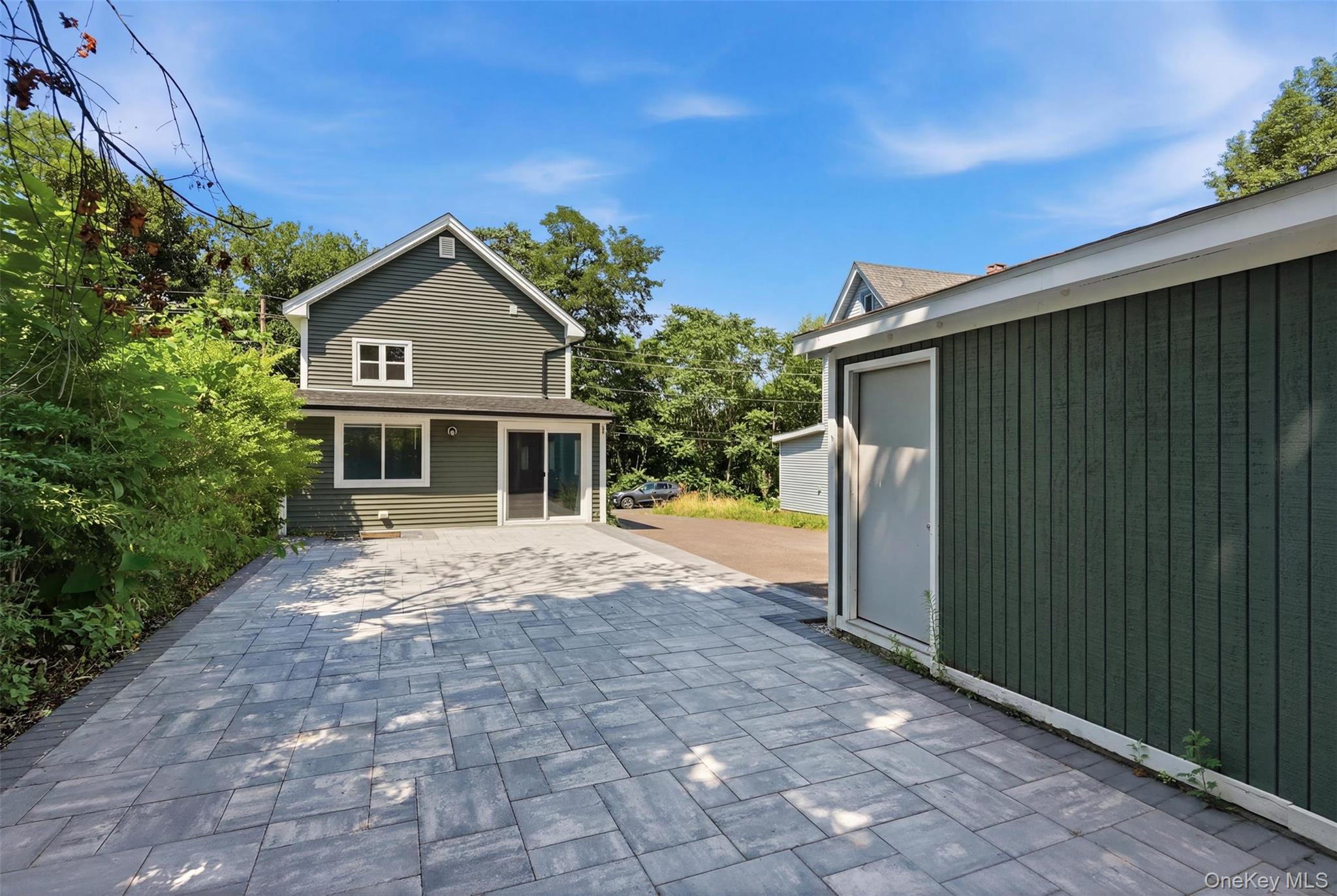 142 Railroad Avenue