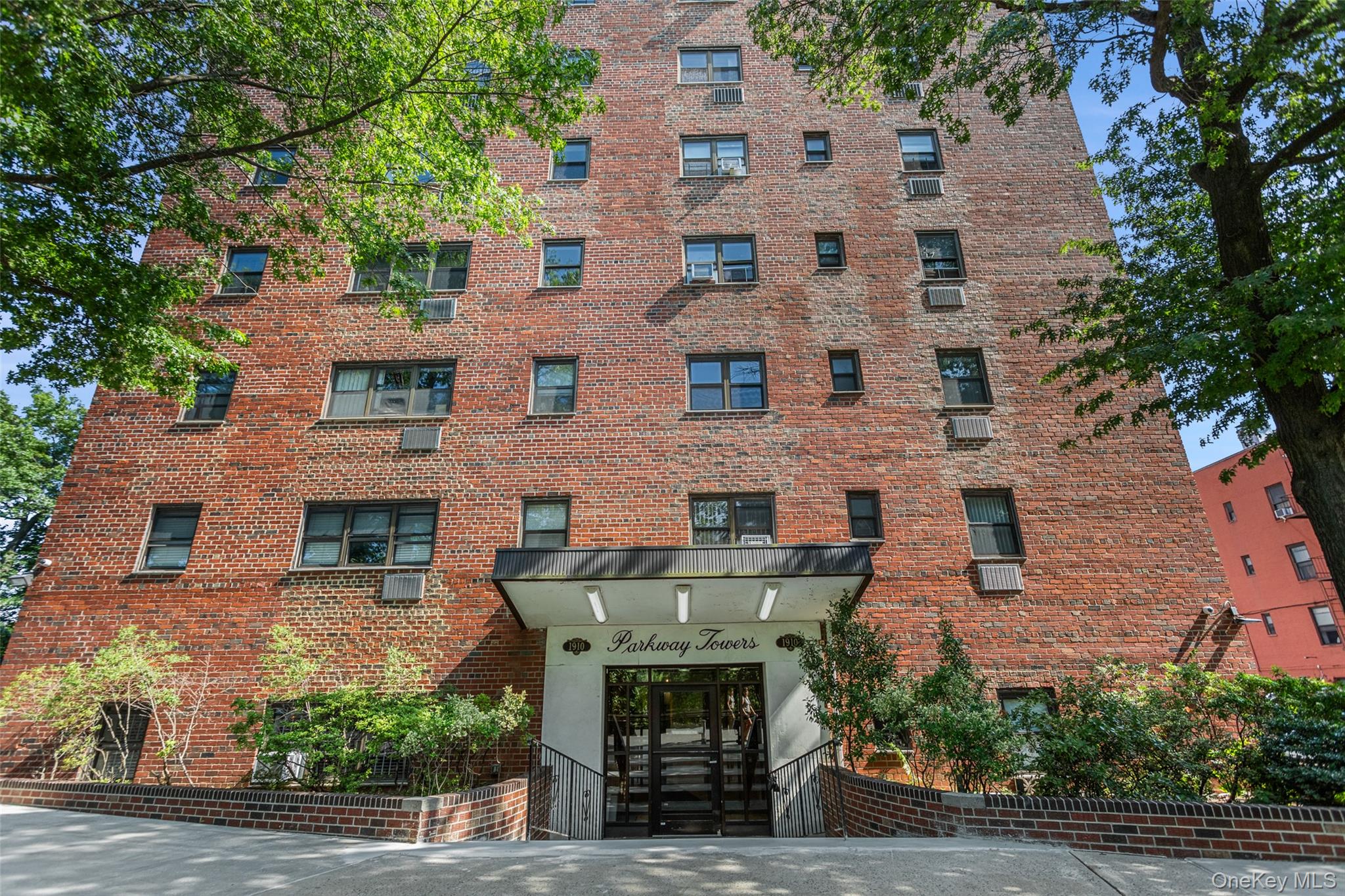 1910 Pelham Parkway S Unit: 5C