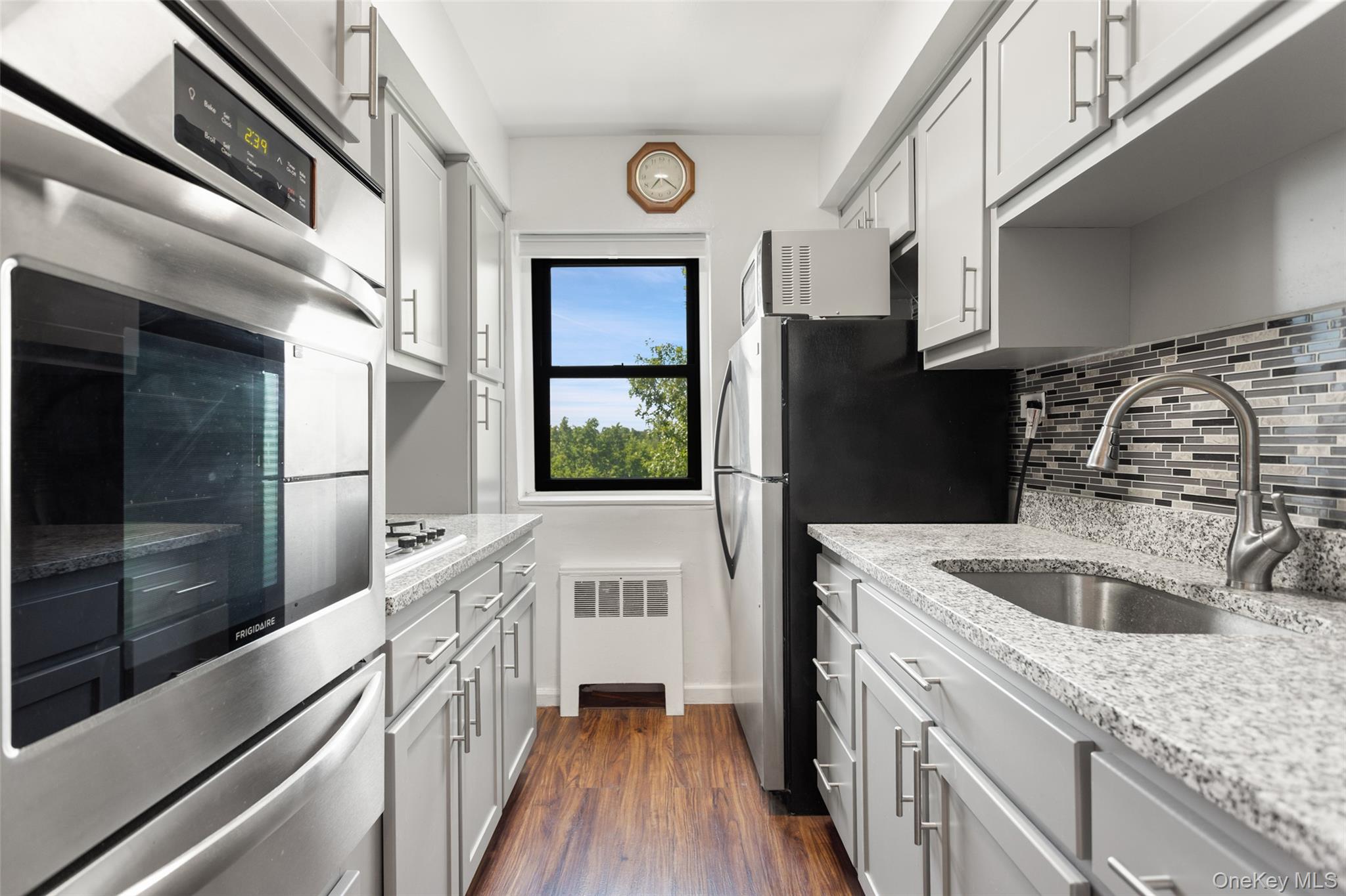 1910 Pelham Parkway S Unit: 5C