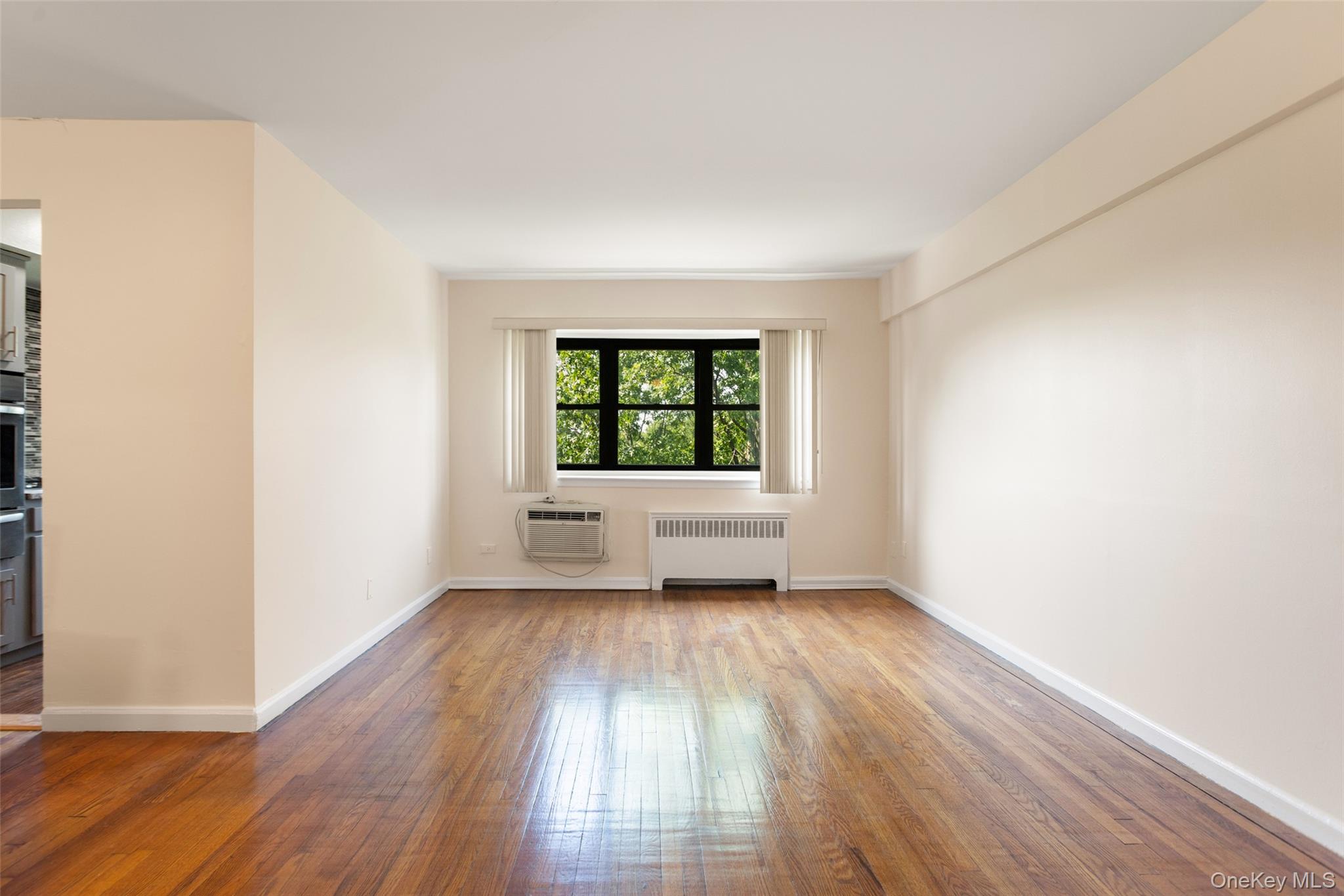 1910 Pelham Parkway S Unit: 5C