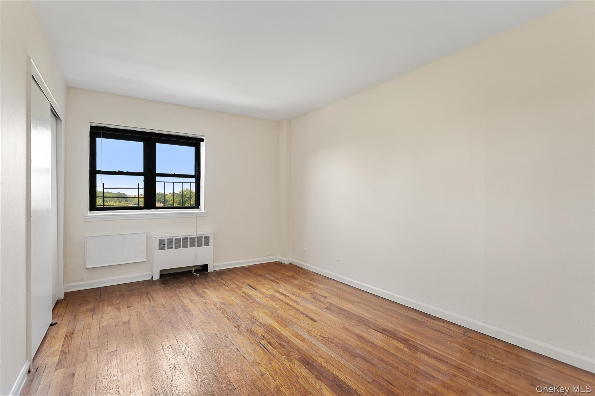 1910 Pelham Parkway S Unit: 5C