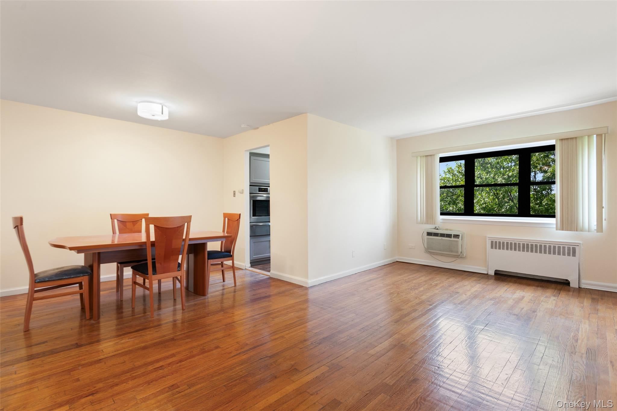 1910 Pelham Parkway S Unit: 5C