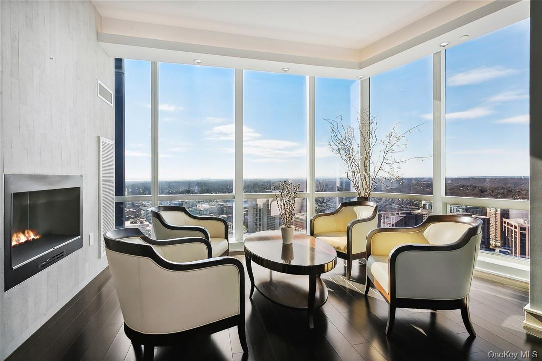5 Renaissance Square Unit: PH40C
