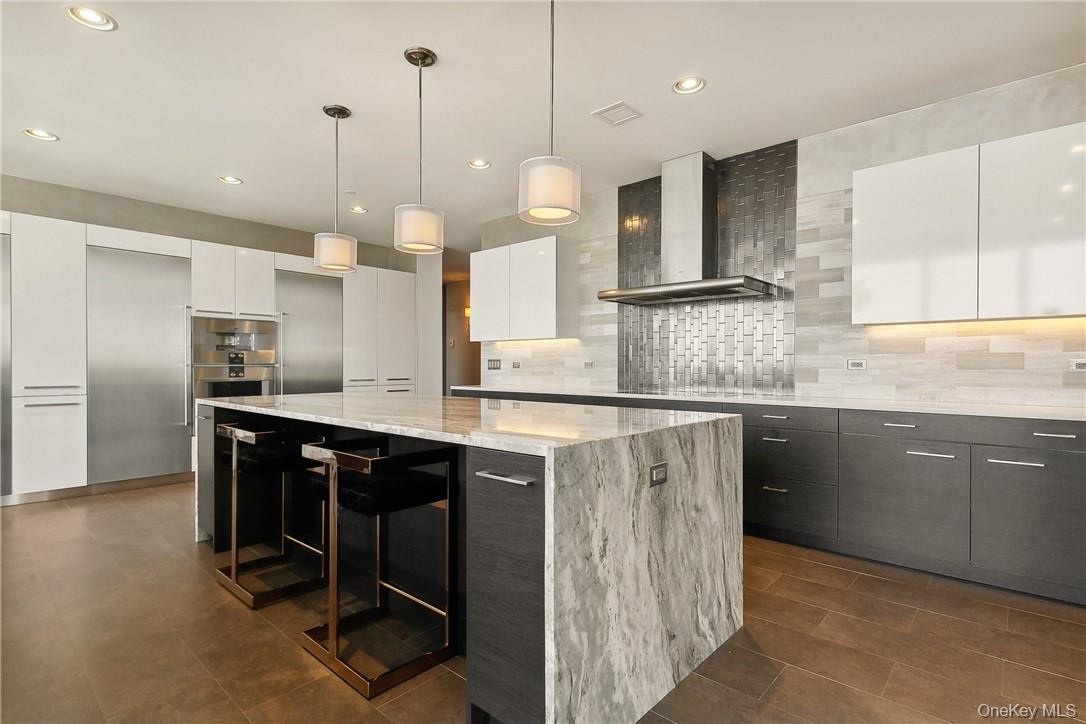 5 Renaissance Square Unit: PH40C
