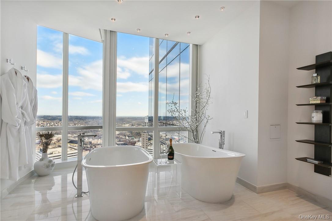 5 Renaissance Square Unit: PH40C