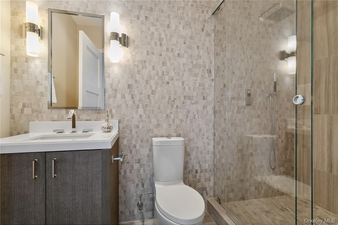 5 Renaissance Square Unit: PH40C