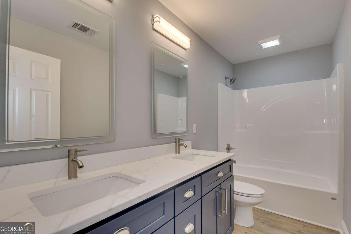 2604 Meadowbrook Drive