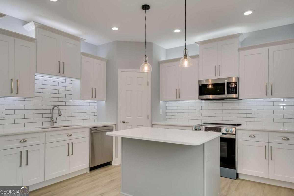 2604 Meadowbrook Drive