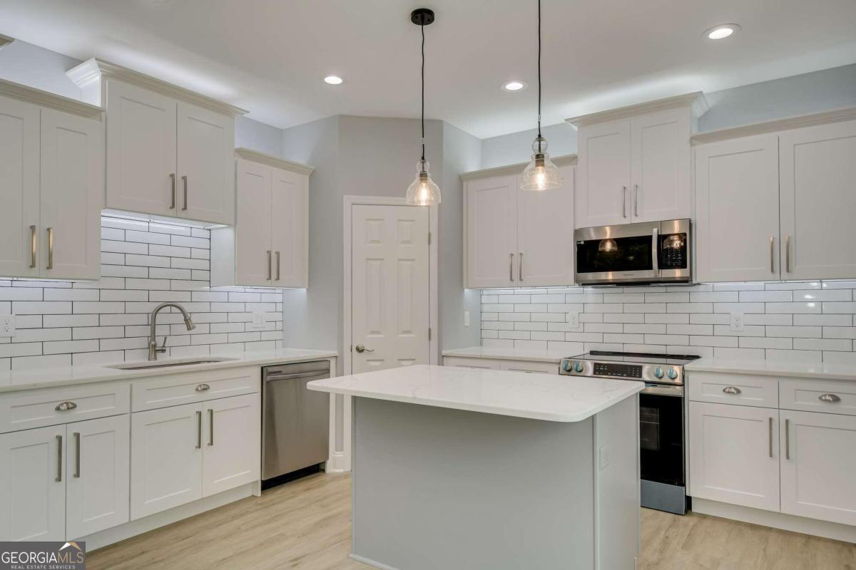 2604 Meadowbrook Drive