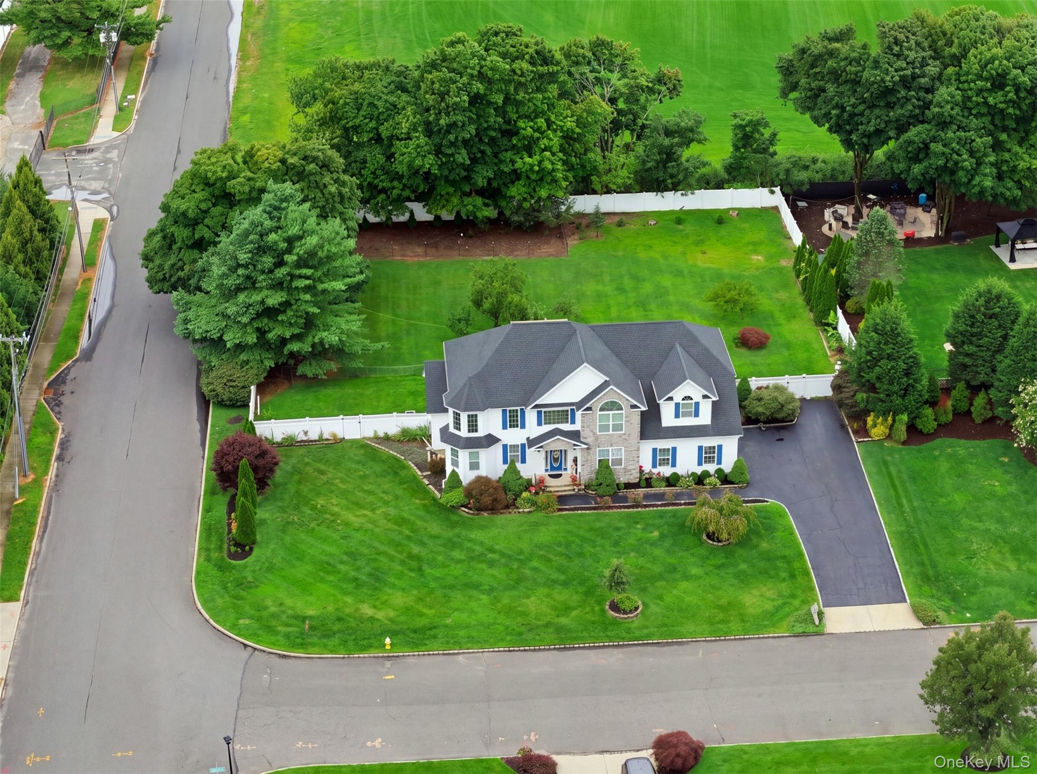 2 Sherwood Drive