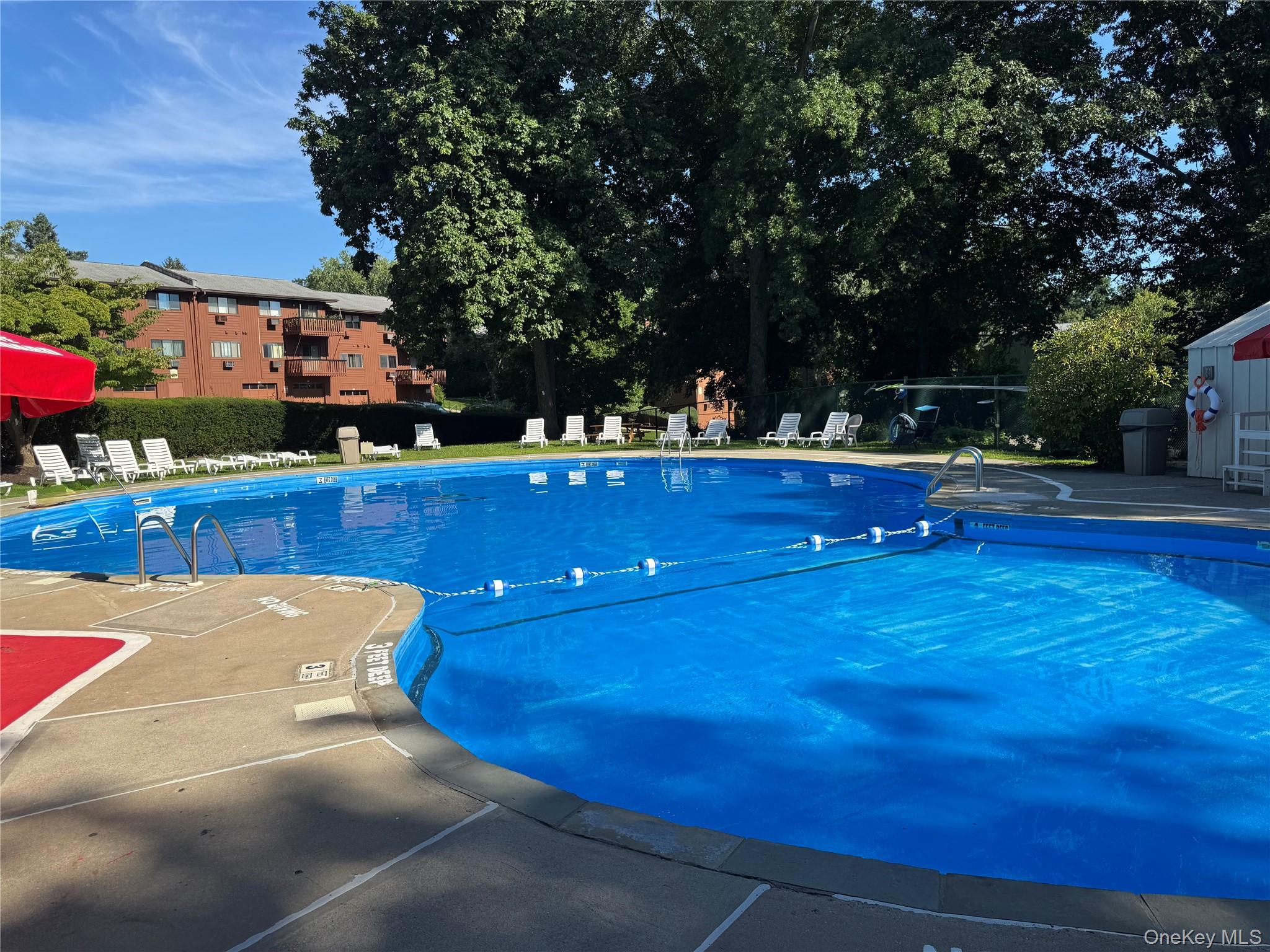 60 Coachlight Square Unit: 60
