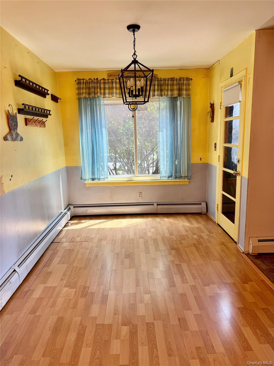 60 Coachlight Square Unit: 60