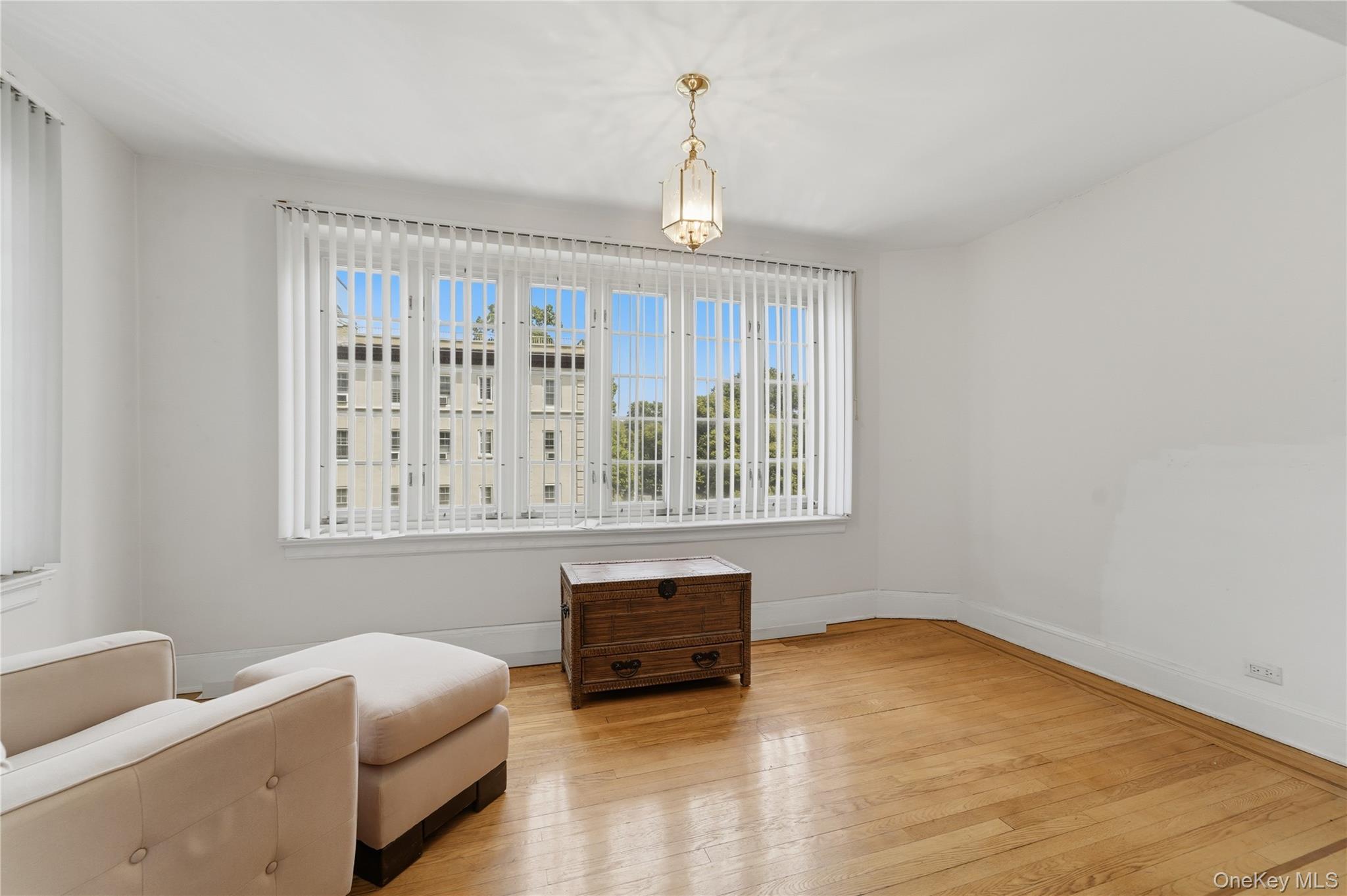 2 Park Lane Lane Unit: 4C
