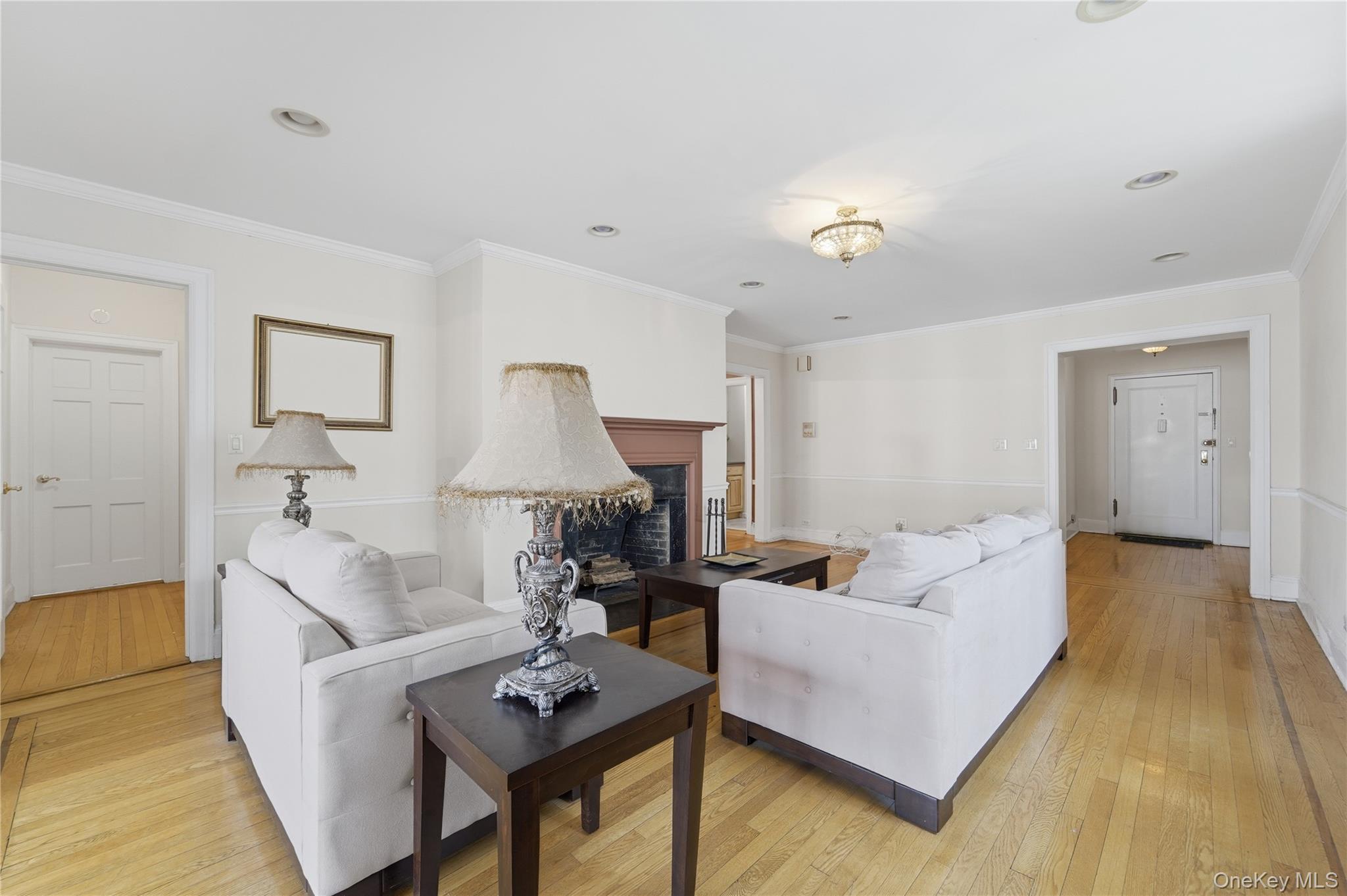 2 Park Lane Lane Unit: 4C