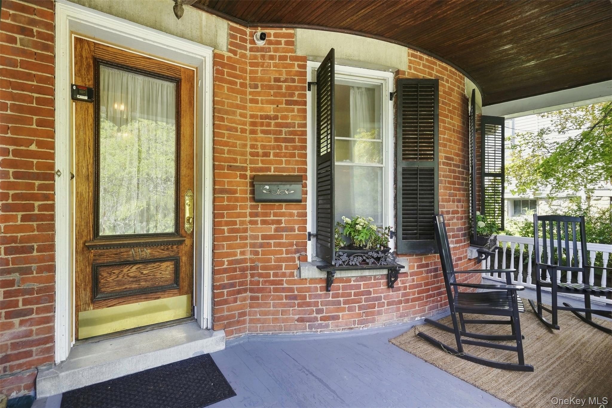 111 S Hamilton Street