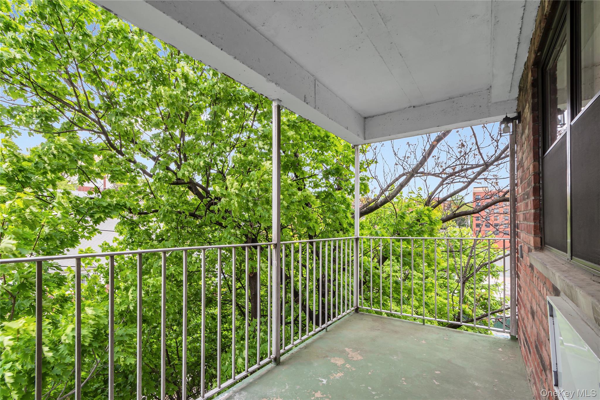 671 Bronx River Road Unit: 4P