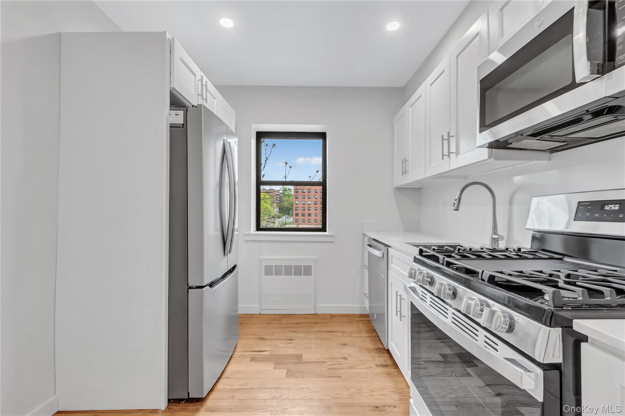 671 Bronx River Road Unit: 4P