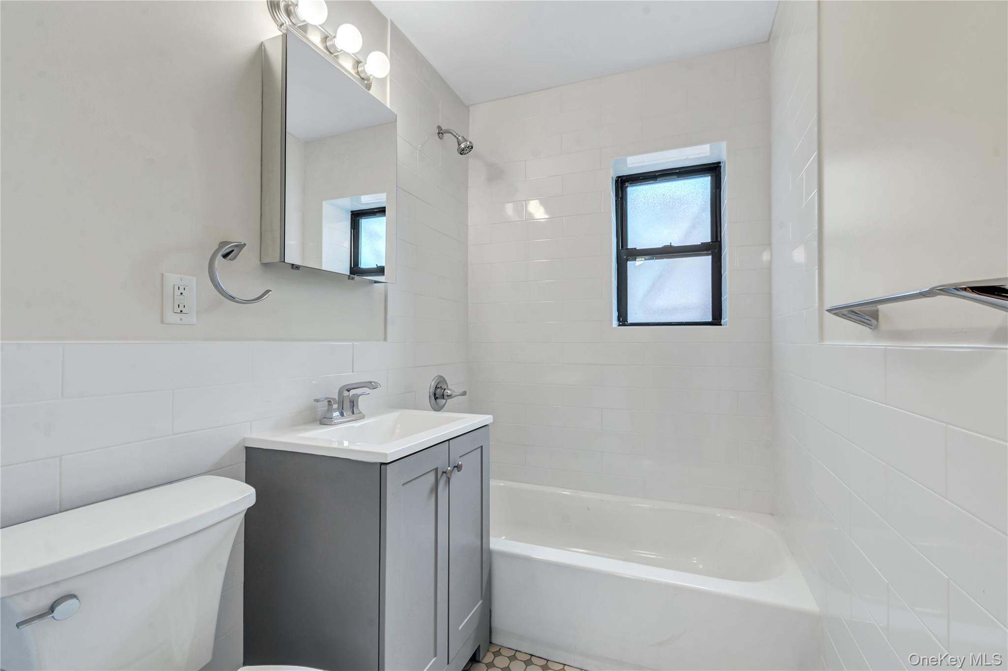 671 Bronx River Road Unit: 4P
