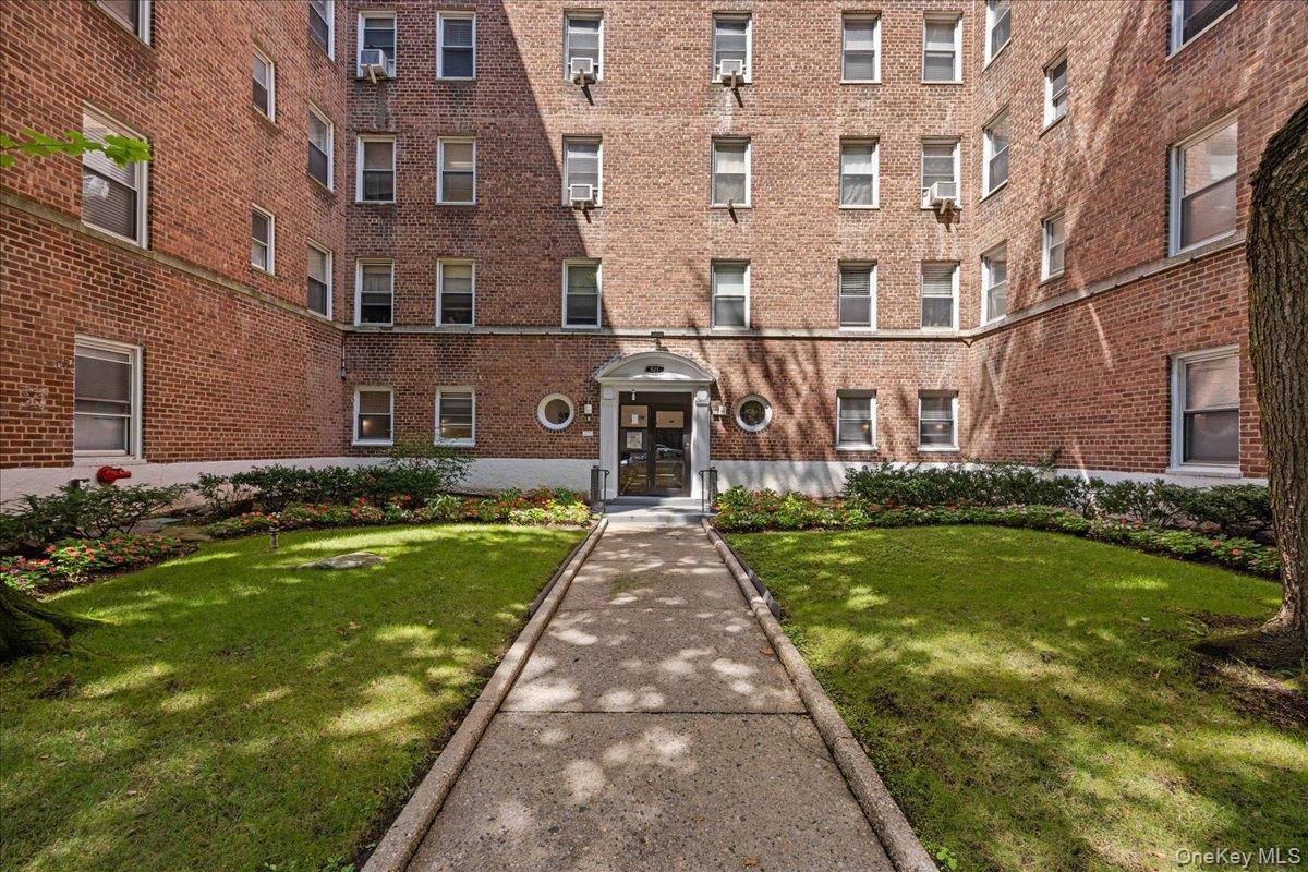 821 Bronx River Road Unit: 4D