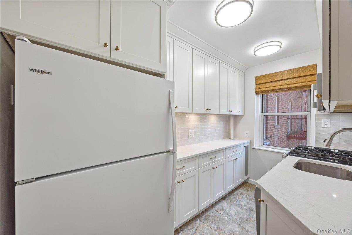 821 Bronx River Road Unit: 4D