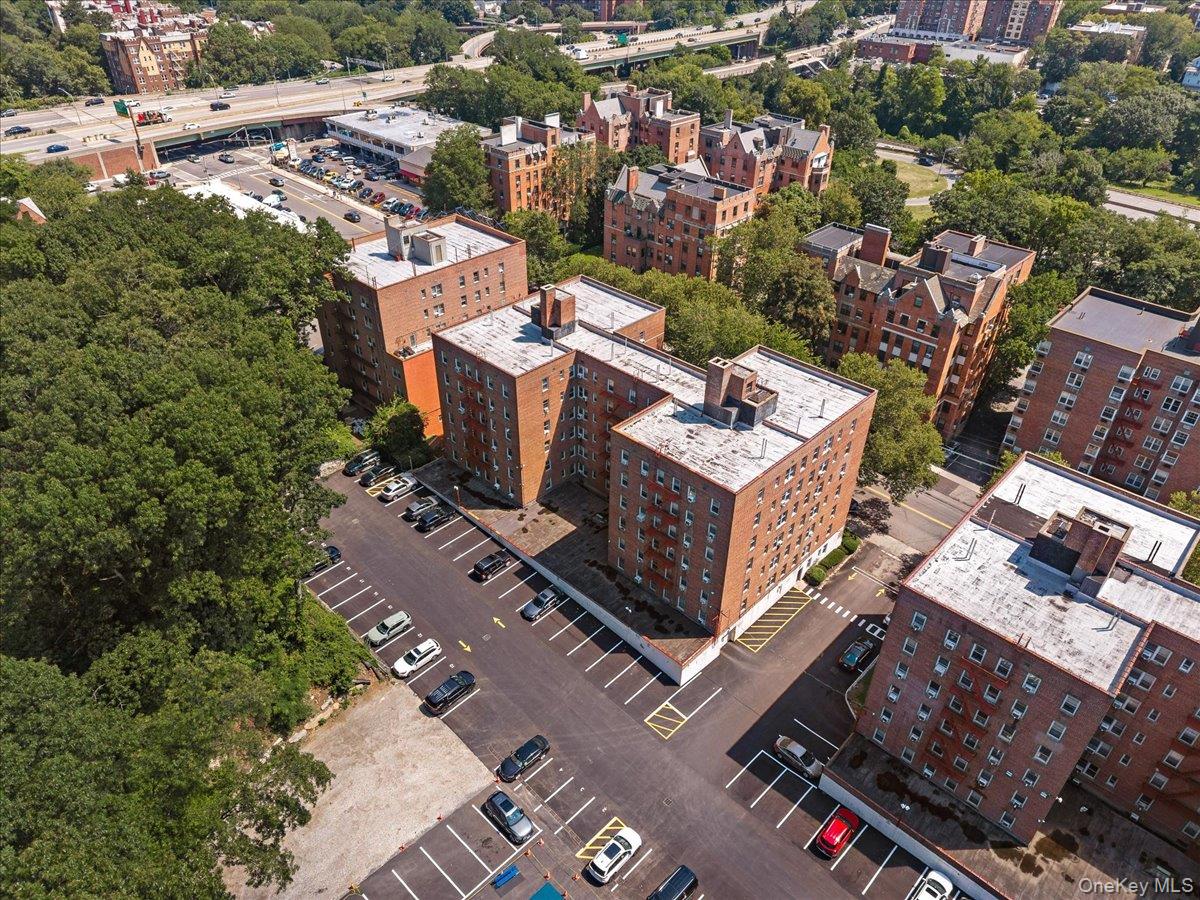 821 Bronx River Road Unit: 4D