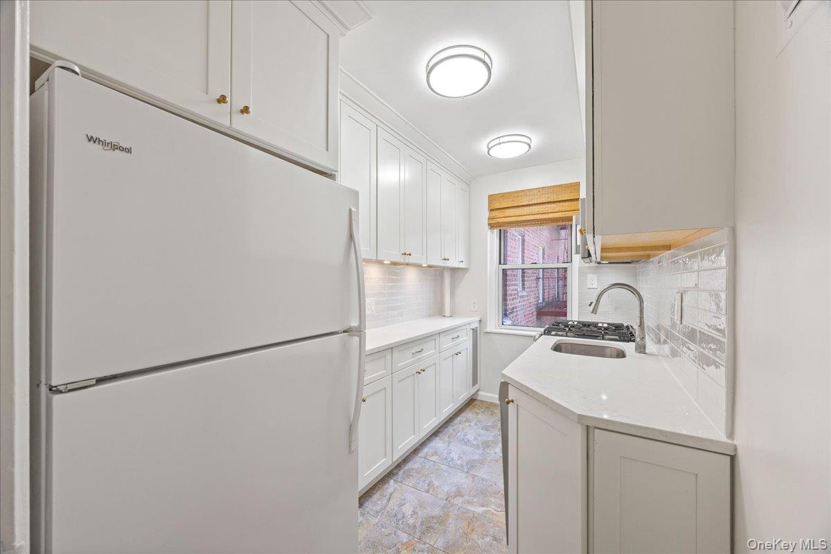 821 Bronx River Road Unit: 4D