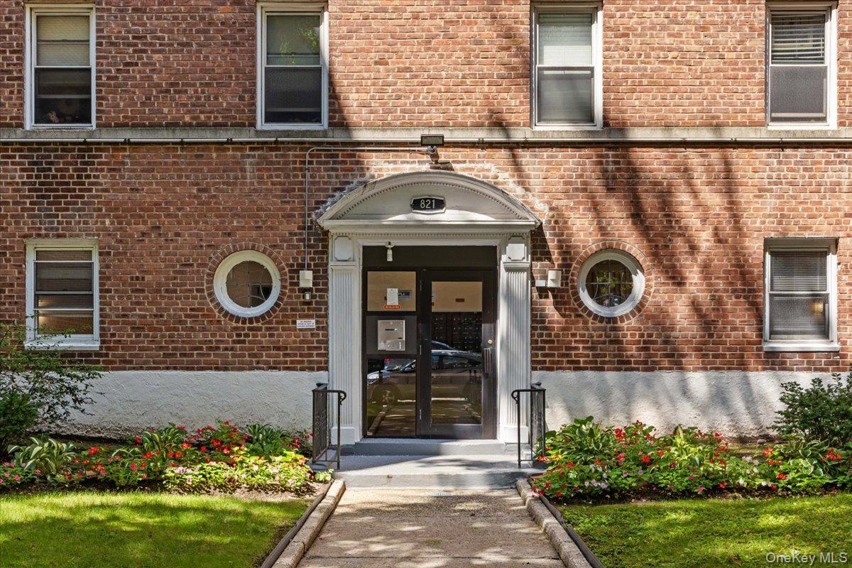 821 Bronx River Road Unit: 4D