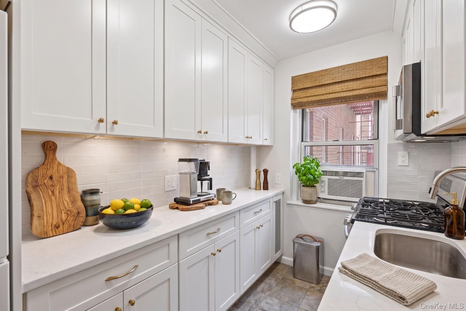 821 Bronx River Road Unit: 4D