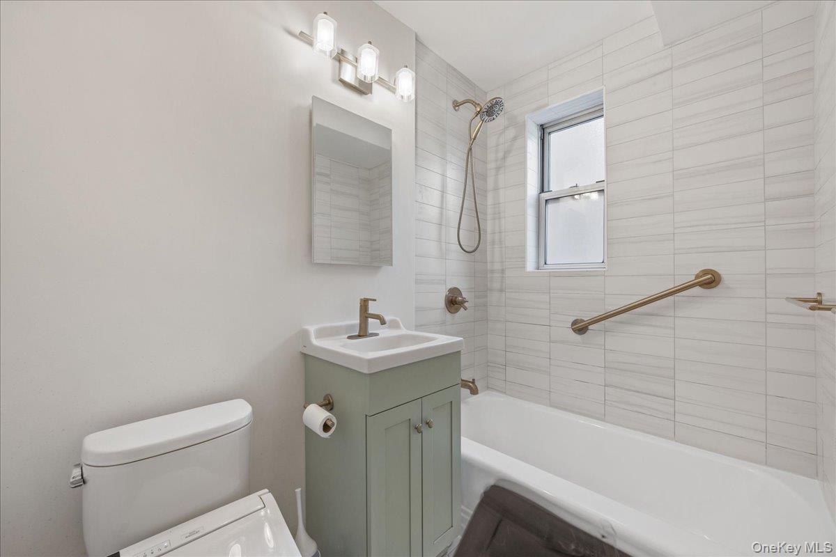 821 Bronx River Road Unit: 4D