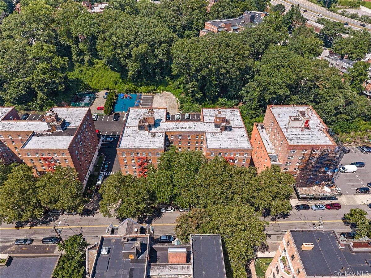 821 Bronx River Road Unit: 4D