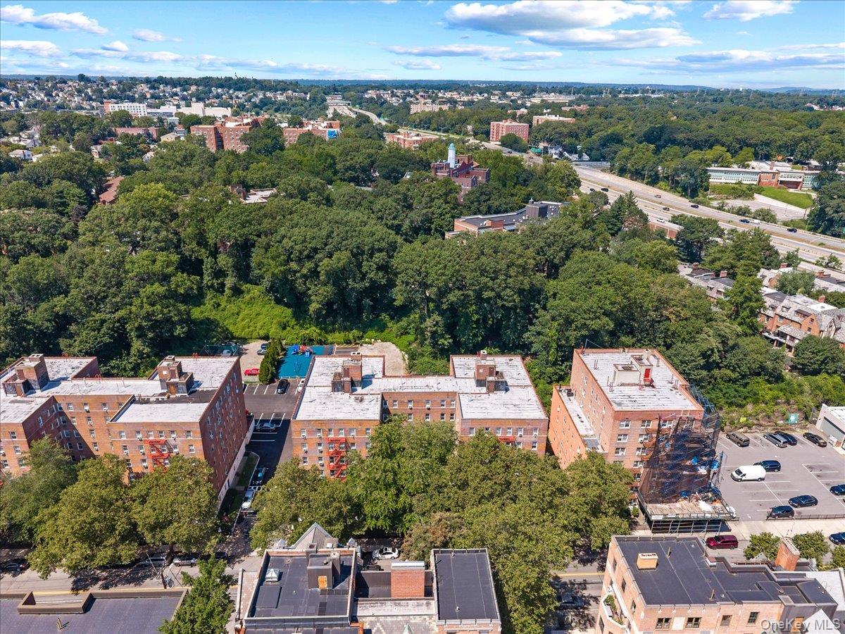 821 Bronx River Road Unit: 4D