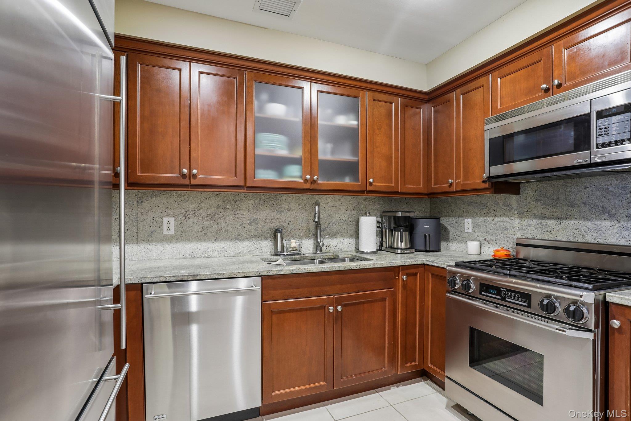10 City Place Unit: 9C