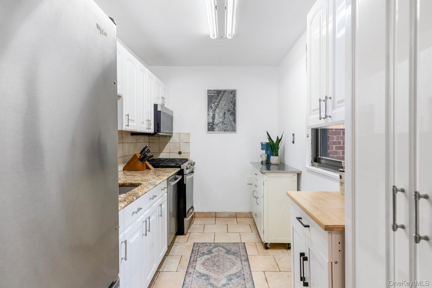 58 09 246th Crescent Unit: upper unit