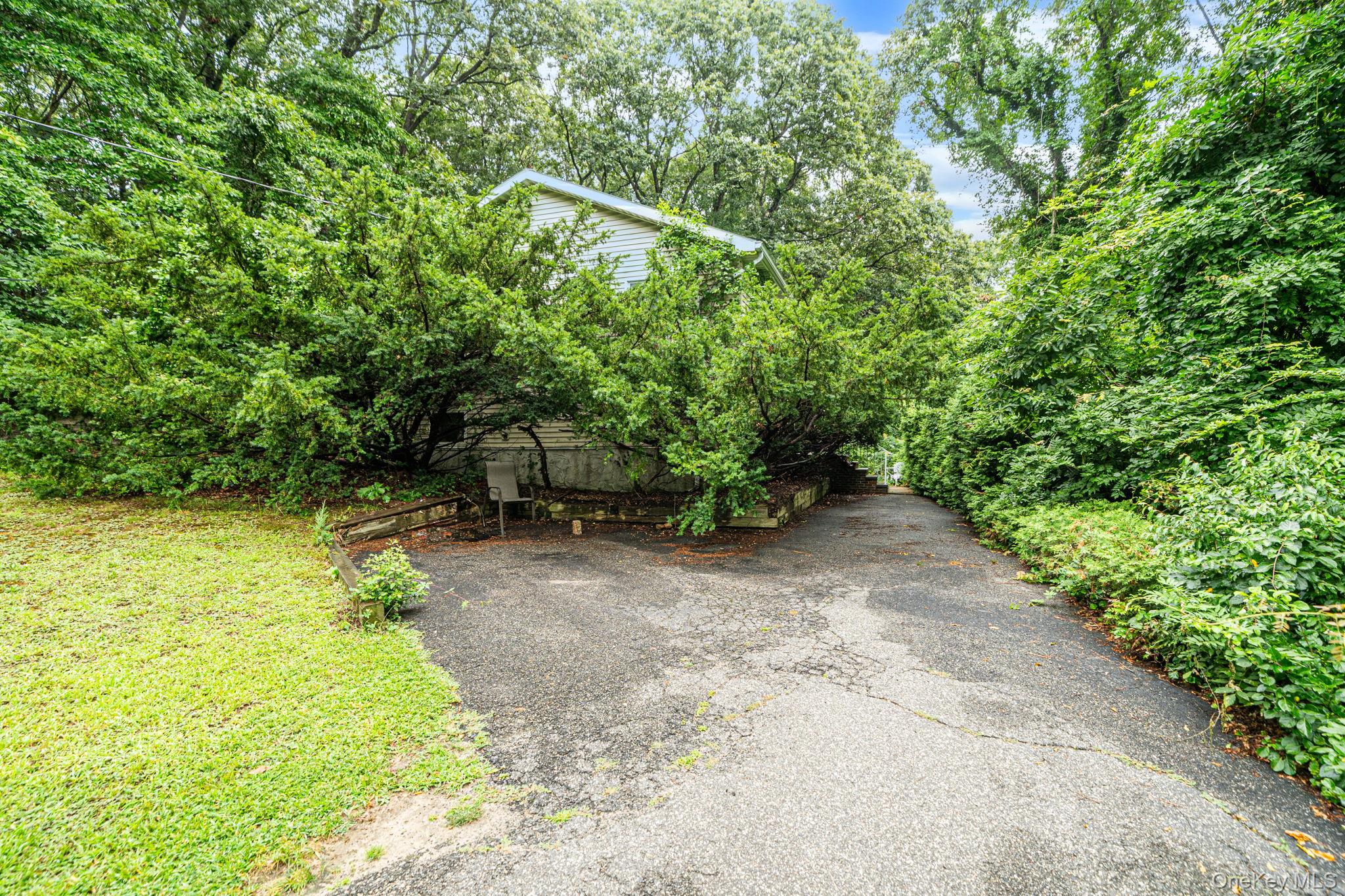 107 W Farm Drive
