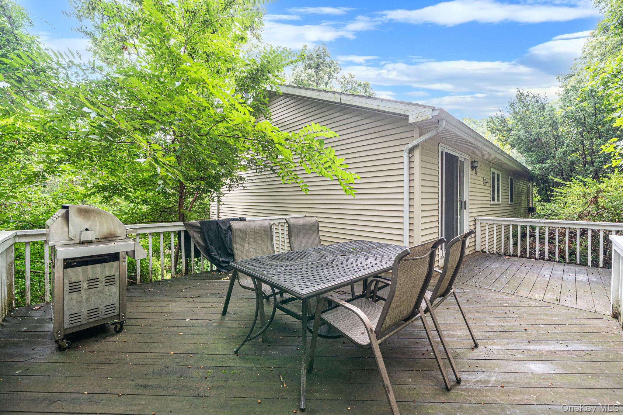 107 W Farm Drive