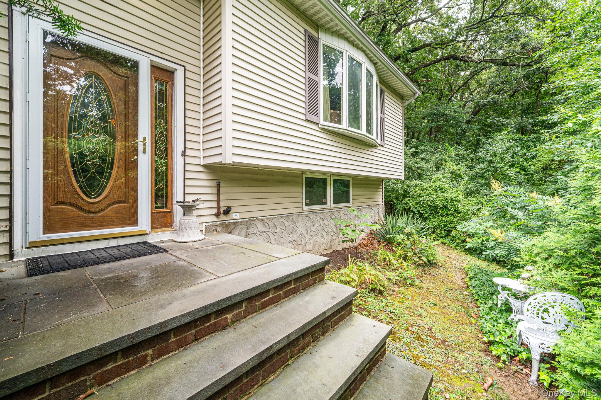107 W Farm Drive