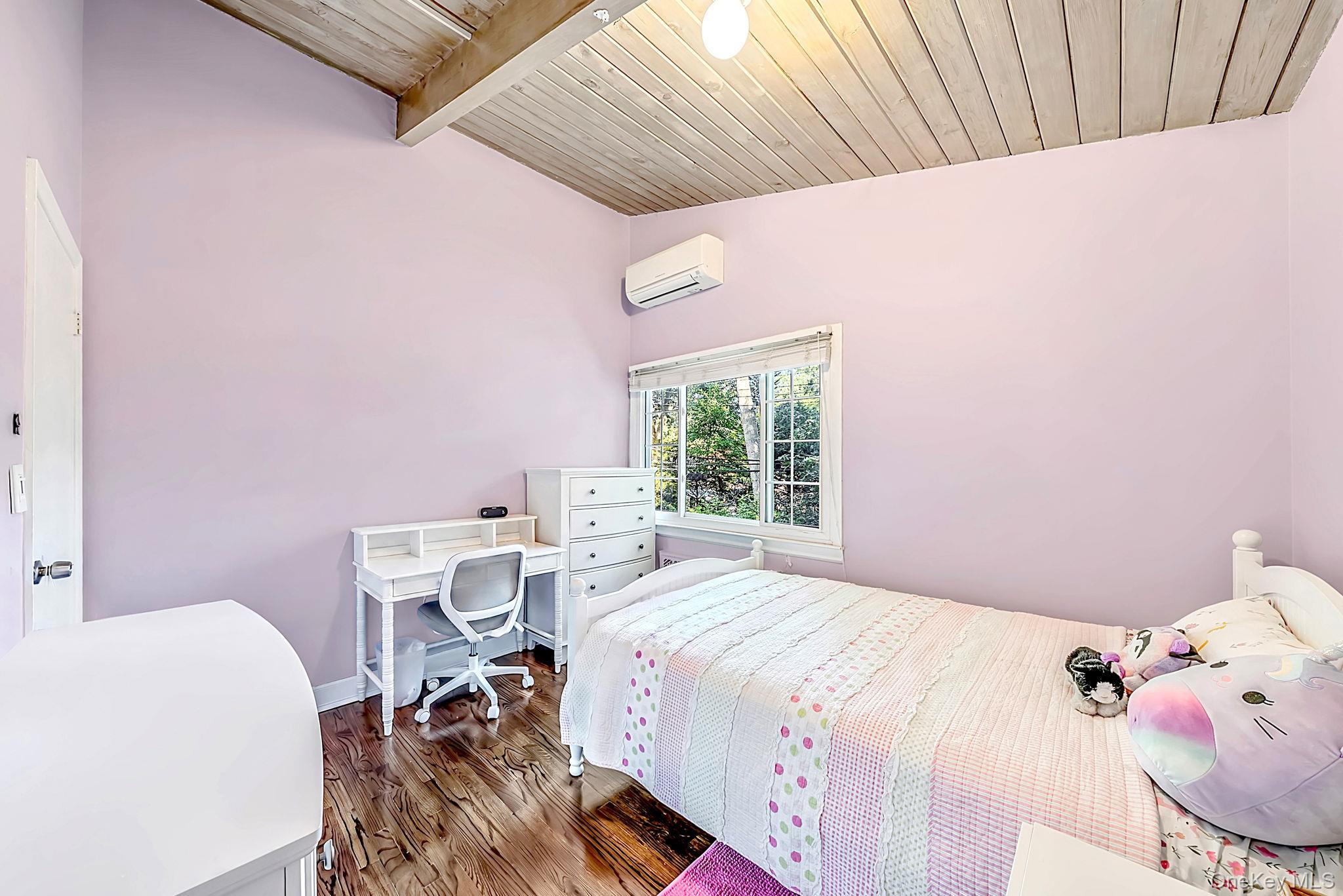 10 Highwood Road