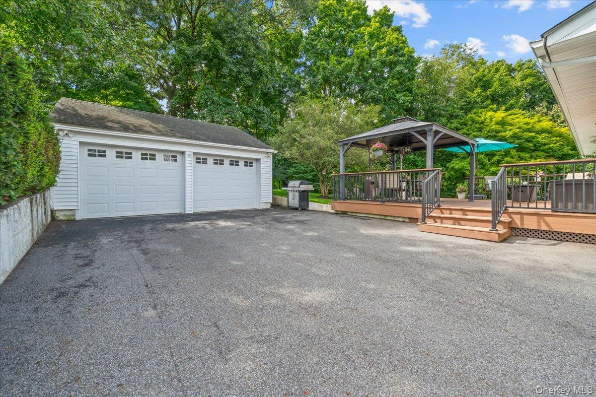 15 Robinson Avenue