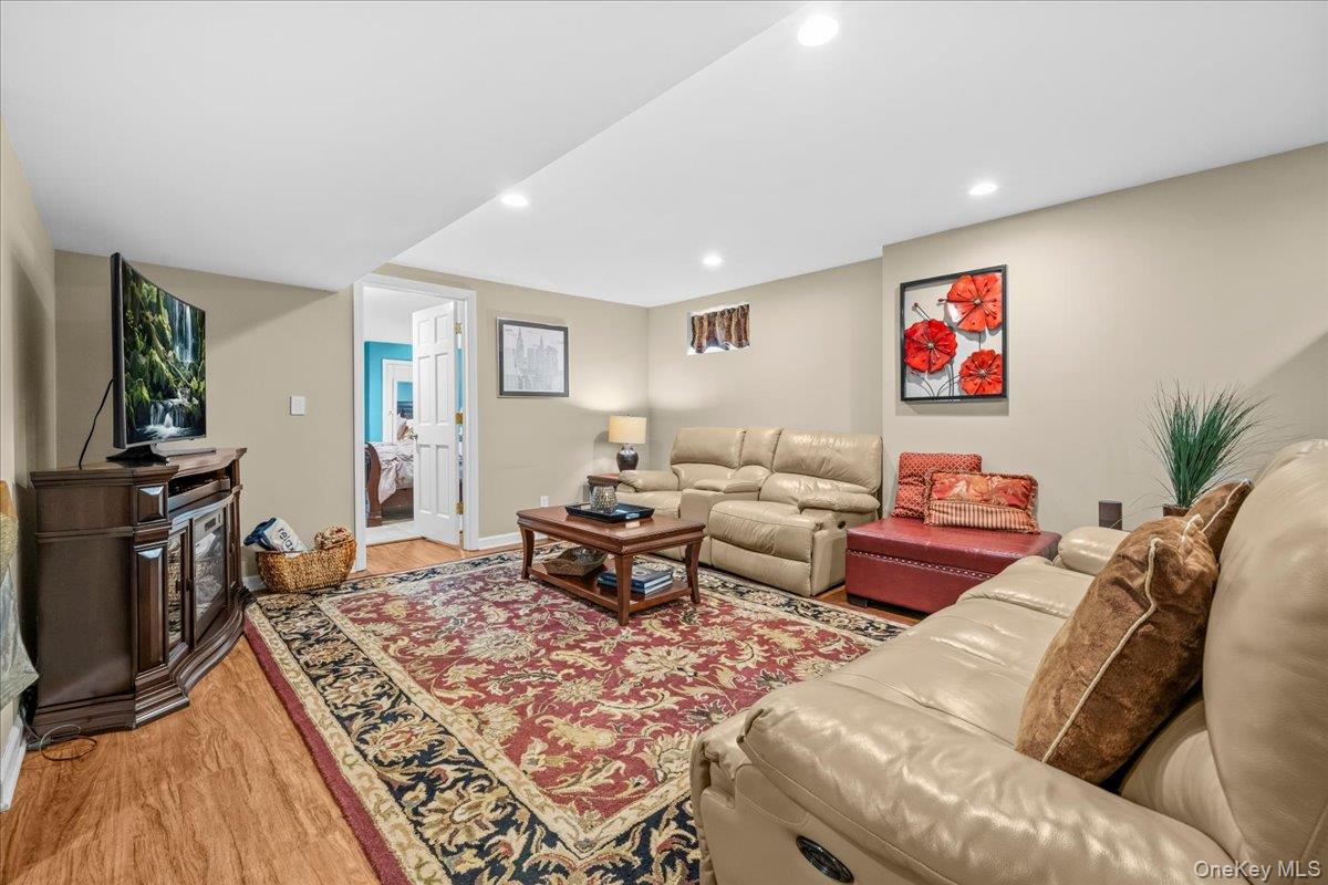 15 Robinson Avenue