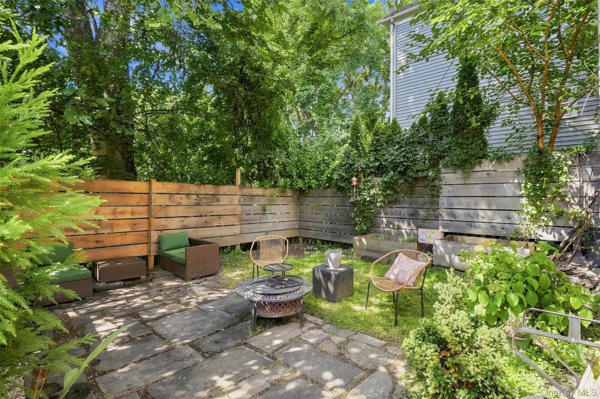 33 Hone Street