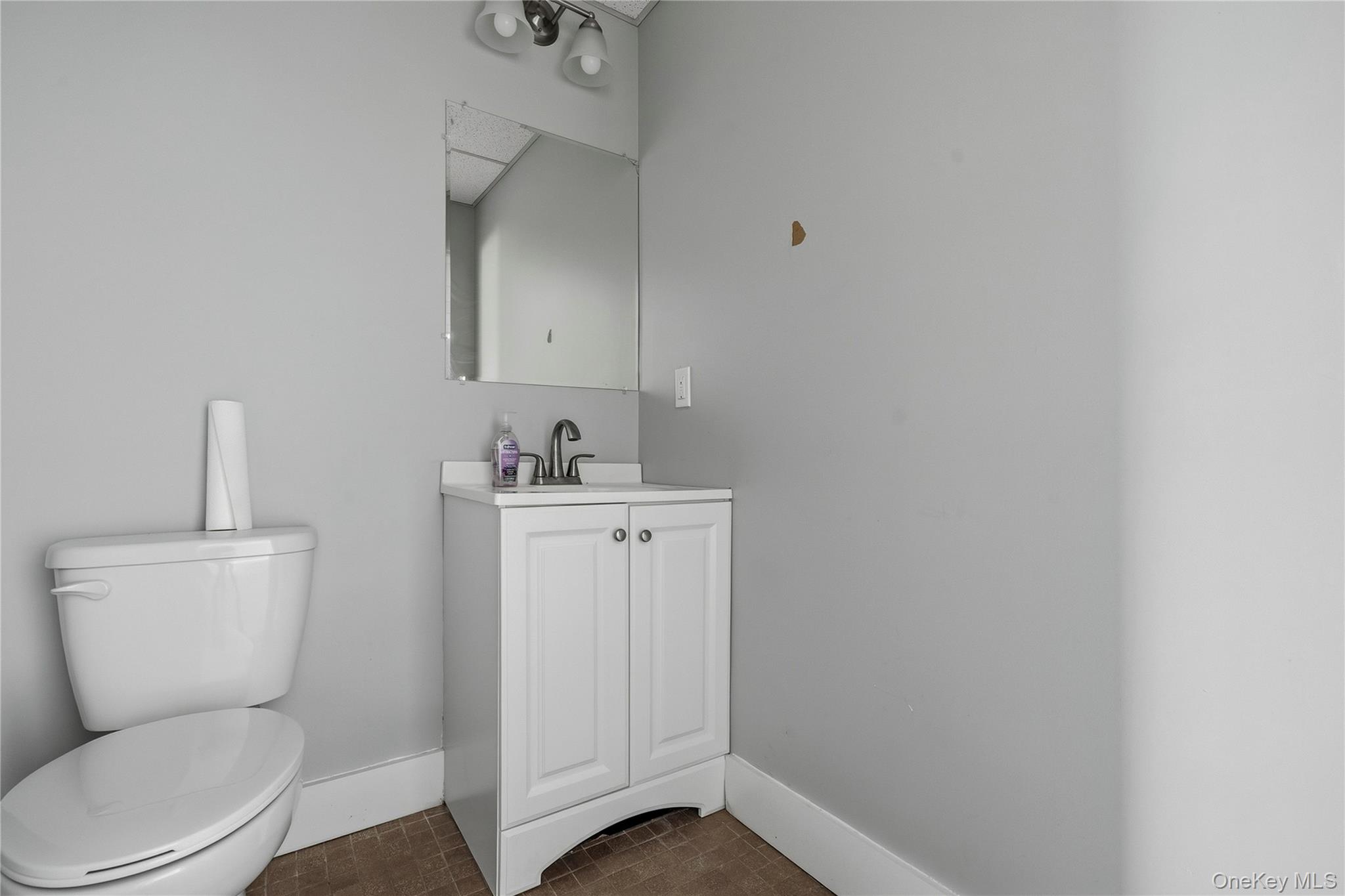 118 River Road Unit: 11-12